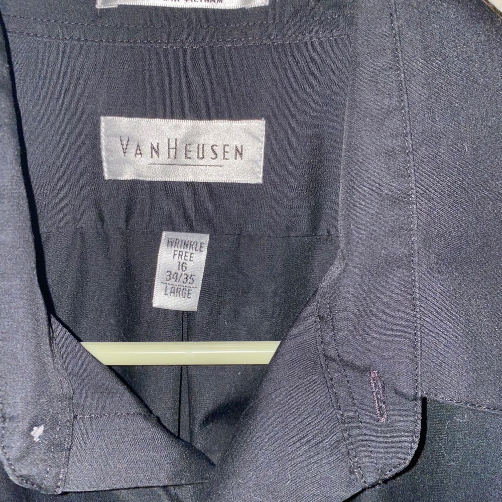 Men’s van Heusen dress shirt